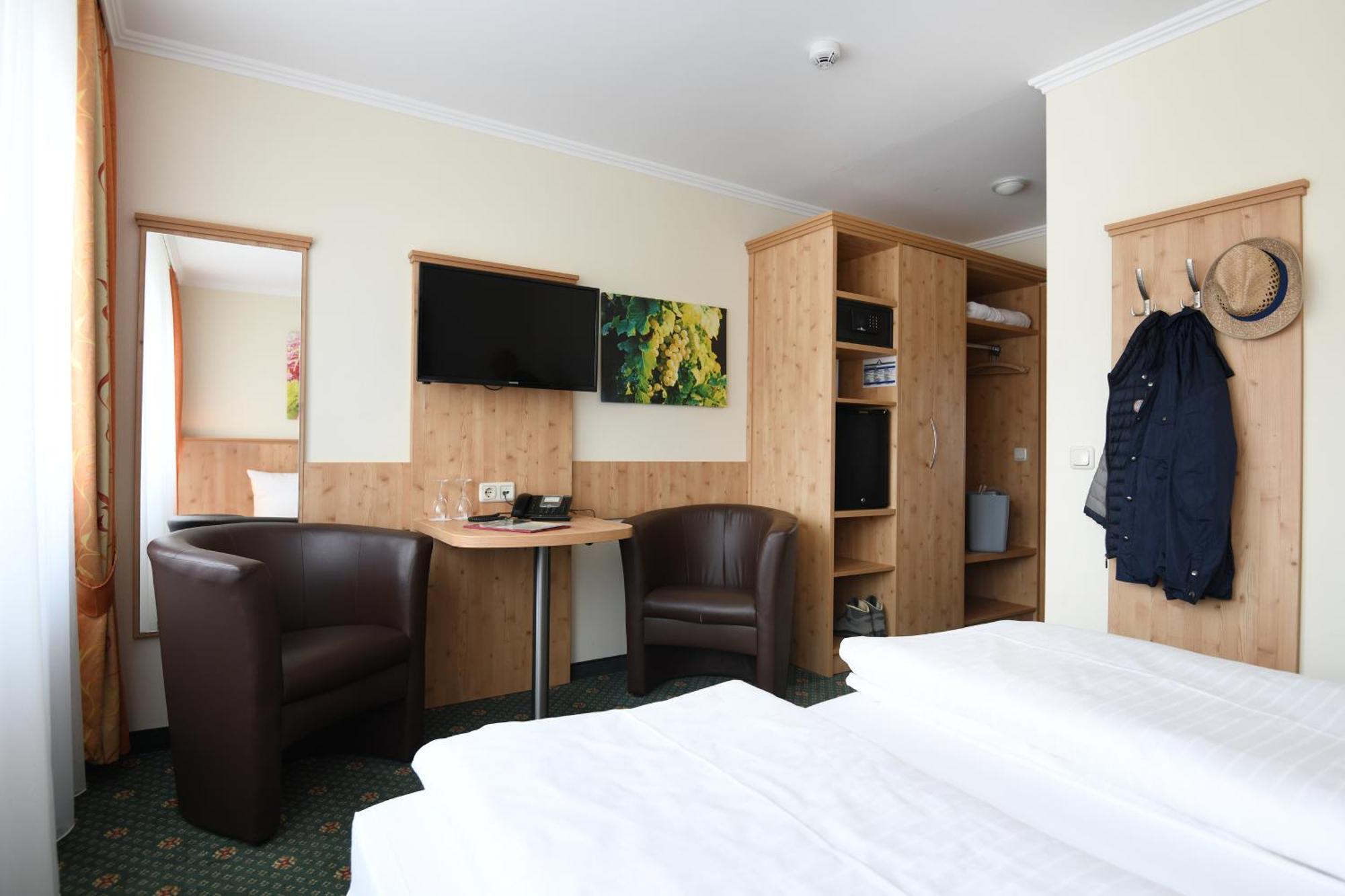 Moselstern Parkhotel Kraehennest Loef Room photo